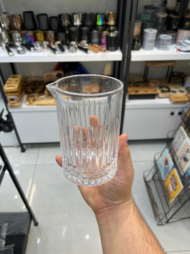 میکسینگ گلس شیشه ای مخصوص نوشیدنی سرد حجم 650 میل طرح شیار دار باریک